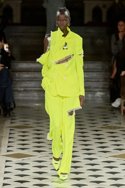 Look 1